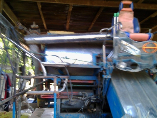 รถเกี่ยวข้าวไทยเสงยนต์