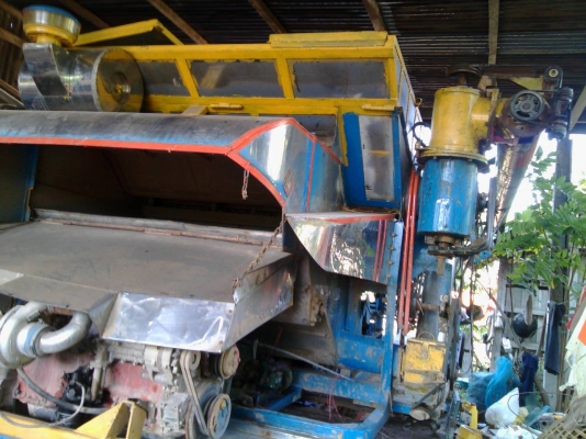 รถเกี่ยวข้าวไทยเสงยนต์