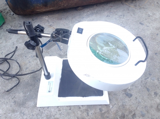 ขายโคมไฟขยาย Seco แบบตั้งโต๊ะ ใช้ไฟ 22W สภาพสวย มีหลายชุด (ไม่มีหลอดให้ครับ)