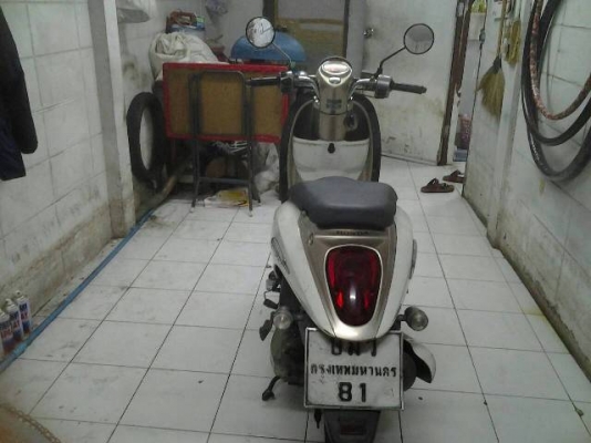 scoopy 110i ขาวมุก กท81 ล้อแมก เครื่องดีมาก 21,000