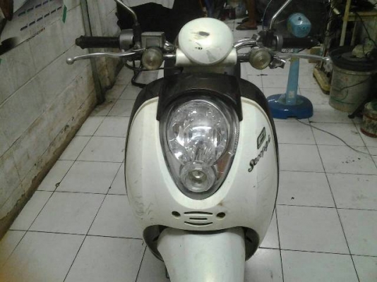 scoopy 110i ขาวมุก กท81 ล้อแมก เครื่องดีมาก 21,000