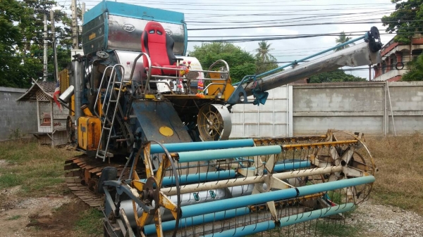 ขายรถเกี่ยวข้าว + เทเลอร์ ขายรถเกี่ยวข้าว + เทเลอร์