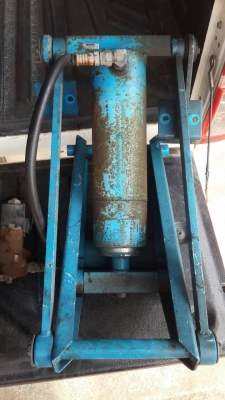 ปั๊มไฮดรอลิค 12v+กระบอกดั๊มครบชุด ท่านใดสนใจสอบถามได้ครับของมีมาเรื่อยๆครับ