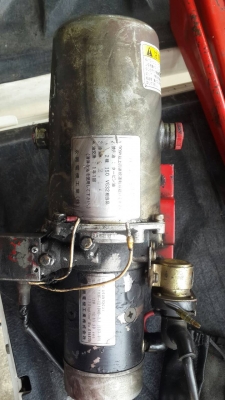 ปั๊มไฮดรอลิค 12v+กระบอกดั๊มครบชุด ท่านใดสนใจสอบถามได้ครับของมีมาเรื่อยๆครับ