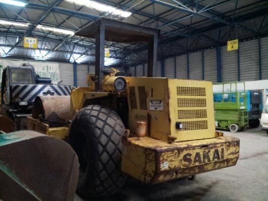 SV500TF : รถบดสั่นสะเทือน 10 ตัน Sakai by kung0813062283