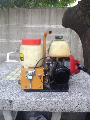 เครื่องพ่นยา robin