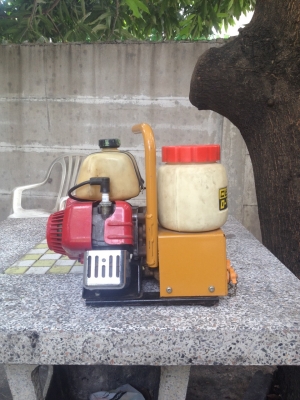 เครื่องพ่นยา robin