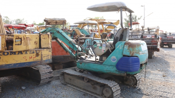 รถขุด Komatsu PC25-1 เก่าไทย