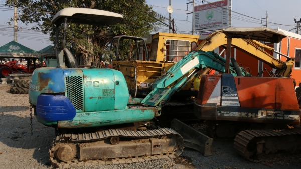 รถขุด Komatsu PC25-1 เก่าไทย