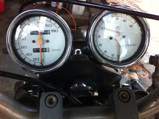 ขาย Honda CG ตระกูลดี 125 4จังหวะสภาพดูแลรักษาเป็นอย่างดี ล้อขอบ18"หน้าและหลัง รถมอไซต์สไตล์คลาสสิคสมัยคุณพ่อยังหนุ่มหล่อ ขายถูก เพียง 22,222.-บาท เท่านั้นครับ (มีหน้าเล่มทะเบียนให้ครับ) 093-9319456 ขาย Honda CG ตระกูลดี 125 4จังหวะสภาพดูแลรักษาเป็นอย่างดี ล้อขอบ18"หน้าและหลัง รถมอไซต์สไตล์คลาสสิคสมัยคุณพ่อยังหนุ่มหล่อ ขายถูก เพียง 22,222.-บาท เท่านั้นครับ (มีหน้าเล่มทะเบียนให้ครับ) 093-9319456