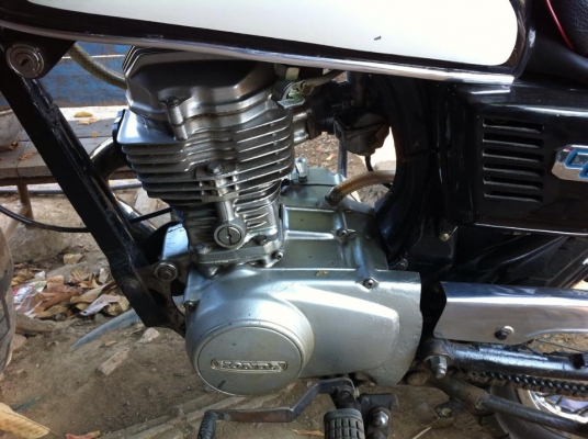 ขาย Honda CG ตระกูลดี 125 4จังหวะสภาพดูแลรักษาเป็นอย่างดี ล้อขอบ18"หน้าและหลัง รถมอไซต์สไตล์คลาสสิคสมัยคุณพ่อยังหนุ่มหล่อ ขายถูก เพียง 22,222.-บาท เท่านั้นครับ (มีหน้าเล่มทะเบียนให้ครับ) 093-9319456 ขาย Honda CG ตระกูลดี 125 4จังหวะสภาพดูแลรักษาเป็นอย่างดี ล้อขอบ18"หน้าและหลัง รถมอไซต์สไตล์คลาสสิคสมัยคุณพ่อยังหนุ่มหล่อ ขายถูก เพียง 22,222.-บาท เท่านั้นครับ (มีหน้าเล่มทะเบียนให้ครับ) 093-9319456