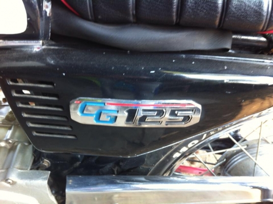 ขาย Honda CG ตระกูลดี 125 4จังหวะสภาพดูแลรักษาเป็นอย่างดี ล้อขอบ18"หน้าและหลัง รถมอไซต์สไตล์คลาสสิคสมัยคุณพ่อยังหนุ่มหล่อ ขายถูก เพียง 22,222.-บาท เท่านั้นครับ (มีหน้าเล่มทะเบียนให้ครับ) 093-9319456 ขาย Honda CG ตระกูลดี 125 4จังหวะสภาพดูแลรักษาเป็นอย่างดี ล้อขอบ18"หน้าและหลัง รถมอไซต์สไตล์คลาสสิคสมัยคุณพ่อยังหนุ่มหล่อ ขายถูก เพียง 22,222.-บาท เท่านั้นครับ (มีหน้าเล่มทะเบียนให้ครับ) 093-9319456