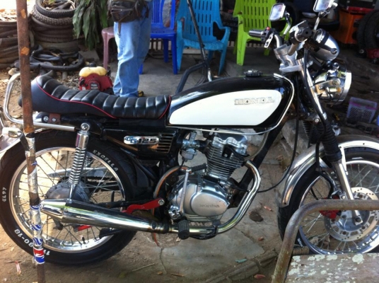 ขาย Honda CG ตระกูลดี 125 4จังหวะสภาพดูแลรักษาเป็นอย่างดี ล้อขอบ18"หน้าและหลัง รถมอไซต์สไตล์คลาสสิคสมัยคุณพ่อยังหนุ่มหล่อ ขายถูก เพียง 22,222.-บาท เท่านั้นครับ (มีหน้าเล่มทะเบียนให้ครับ) 093-9319456 ขาย Honda CG ตระกูลดี 125 4จังหวะสภาพดูแลรักษาเป็นอย่างดี ล้อขอบ18"หน้าและหลัง รถมอไซต์สไตล์คลาสสิคสมัยคุณพ่อยังหนุ่มหล่อ ขายถูก เพียง 22,222.-บาท เท่านั้นครับ (มีหน้าเล่มทะเบียนให้ครับ) 093-9319456