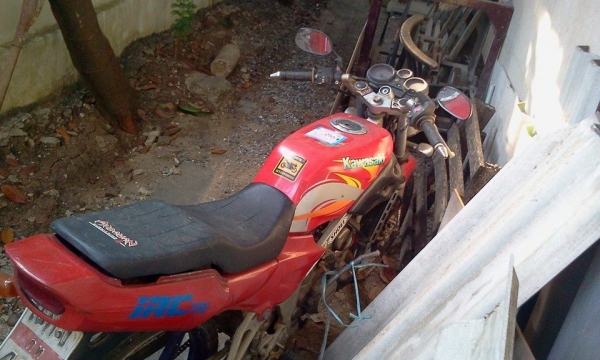 Kawasaki Victor Mเดิมๆ แฝดคนละฝากะKR ตระกูล2Tยอดนิยม