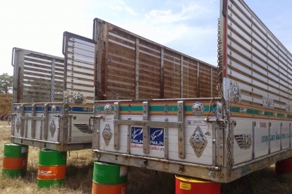 **250,000 บ.ต่อรอง**ขายกระบะมิเนียมเกษตร ล่อง/ไม่ดั้ม สำหรับรถบรรทุก10ล้อ ยกลงจาก 10ล้อHINO FL1J กระบะเนียมเกษตร อู่ สหกิจ ความกว้างคัสซี 85 เซนติเมตร ความยาว 6.0ม. กว้าง2.40ม. สูง2.30ม. สภาพดี ไม่ช้ำ พื้นดี ข้างยังสวย ไม่ผุ ทรงสวย สีสันดี มีทั้งหมด 4ลูก