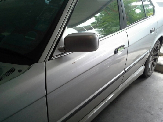 ขายประตูไฟฟ้า 4 บานของ e34 (ไม่มีแผงข้างประตู)