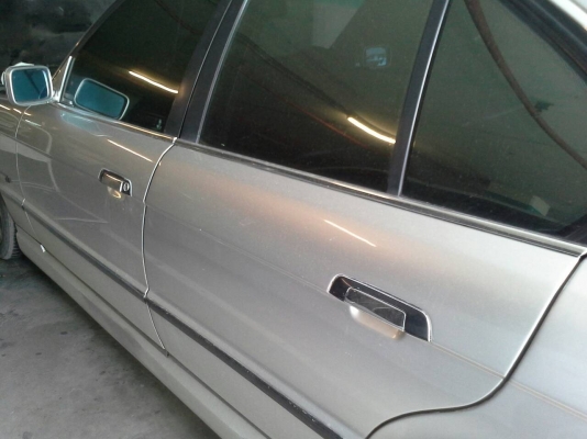 ขายประตูไฟฟ้า 4 บานของ e34 (ไม่มีแผงข้างประตู)