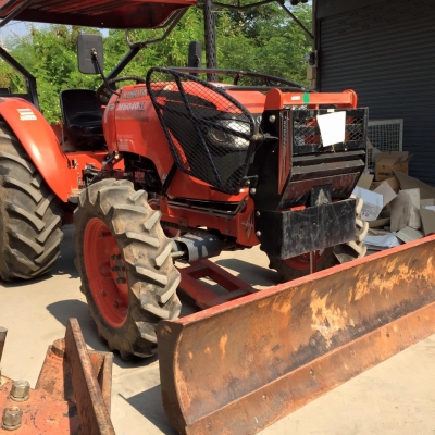 Kubota max M6040SU