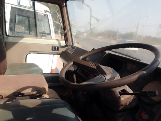 **820,000 บ.ต่อรอง**ขาย10ล้อ2เพลาท้ายลาดขึ้นแบคโฮ200/320 HINO SUMO FM227LA EM100-220HP เครื่องเดิม เกียร์เดิม เครื่อง220แรง แน่นดีแรงดี ทน เกียร์ดีไม่หลุด ช่วงลางเดิม คัสซีดี ใหญ่ เดิม ไม่ปะไม่ดาม หางสภาพดี เหล็กหนา ใหญ่ แข็งแรง ไม่ผุ หัวเก๋งดี สวย ภายในค