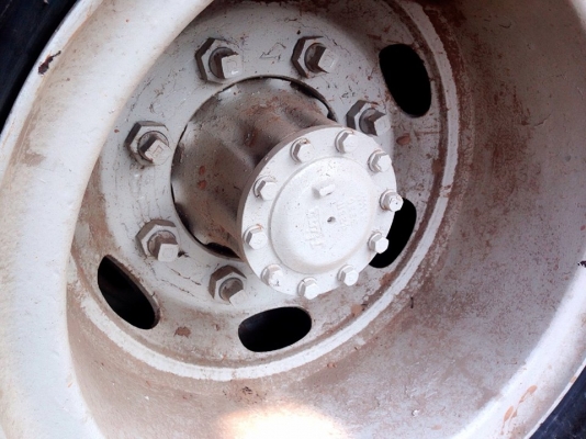 **820,000 บ.ต่อรอง**ขาย10ล้อ2เพลาท้ายลาดขึ้นแบคโฮ200/320 HINO SUMO FM227LA EM100-220HP เครื่องเดิม เกียร์เดิม เครื่อง220แรง แน่นดีแรงดี ทน เกียร์ดีไม่หลุด ช่วงลางเดิม คัสซีดี ใหญ่ เดิม ไม่ปะไม่ดาม หางสภาพดี เหล็กหนา ใหญ่ แข็งแรง ไม่ผุ หัวเก๋งดี สวย ภายในค