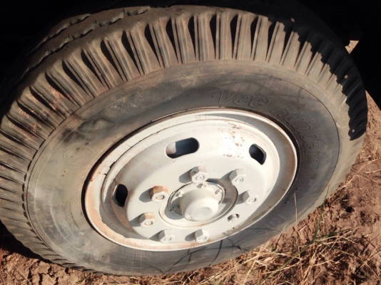 **820,000 บ.ต่อรอง**ขาย10ล้อ2เพลาท้ายลาดขึ้นแบคโฮ200/320 HINO SUMO FM227LA EM100-220HP เครื่องเดิม เกียร์เดิม เครื่อง220แรง แน่นดีแรงดี ทน เกียร์ดีไม่หลุด ช่วงลางเดิม คัสซีดี ใหญ่ เดิม ไม่ปะไม่ดาม หางสภาพดี เหล็กหนา ใหญ่ แข็งแรง ไม่ผุ หัวเก๋งดี สวย ภายในค