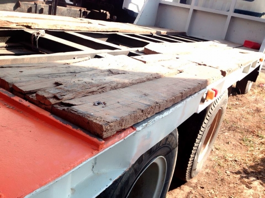 **820,000 บ.ต่อรอง**ขาย10ล้อ2เพลาท้ายลาดขึ้นแบคโฮ200/320 HINO SUMO FM227LA EM100-220HP เครื่องเดิม เกียร์เดิม เครื่อง220แรง แน่นดีแรงดี ทน เกียร์ดีไม่หลุด ช่วงลางเดิม คัสซีดี ใหญ่ เดิม ไม่ปะไม่ดาม หางสภาพดี เหล็กหนา ใหญ่ แข็งแรง ไม่ผุ หัวเก๋งดี สวย ภายในค