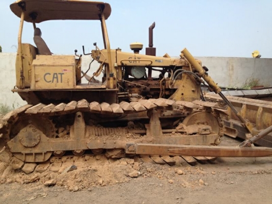 แทรคเตอร์ CAT D5B  ตีนเป็ด พร้อมใช้งาน