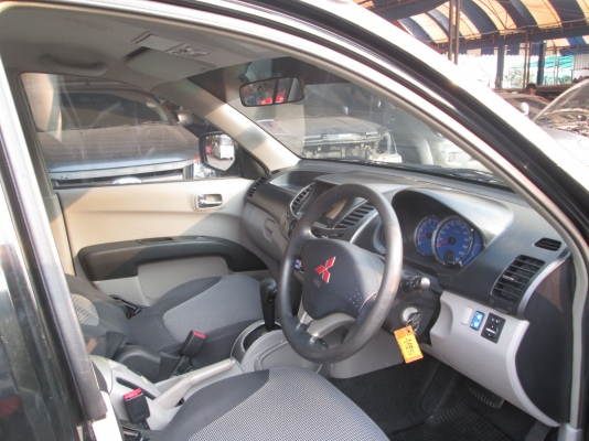 ไตรทันสี่ประตู เกียร์ออโต้ ปี 07 เดิมๆ