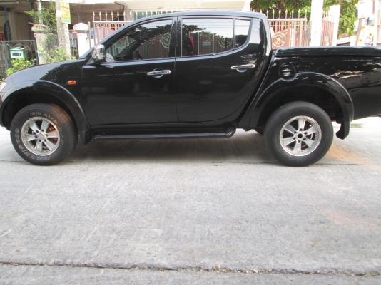 ไตรทันสี่ประตู เกียร์ออโต้ ปี 07 เดิมๆ