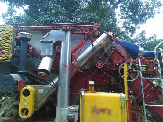 ขายรถเกี่ยวข้าว เจ้าช้างไวไฟ ขายรถเกี่ยวข้าว เจ้าช้างไวไฟ