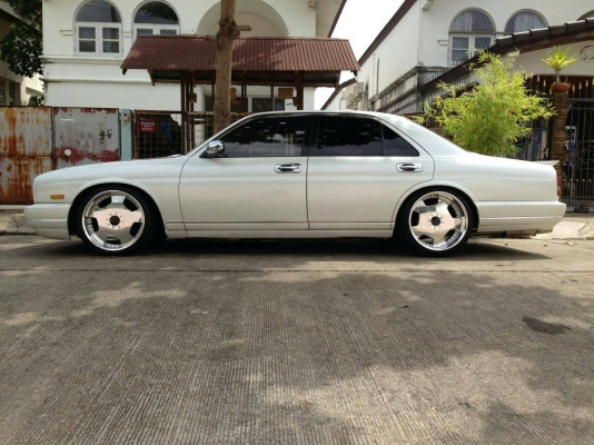 รถหรู นั่งสบาย สภาพสวยมาก รถหรู นั่งสบาย สภาพสวยมาก