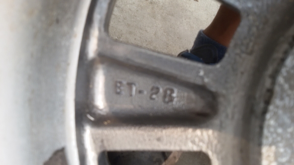 ขายล้อขอบ15 5รู114พร้อมยางชุดละ8500