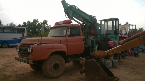 ขายรถแบคโฮเอนกประสงค์ ติดตั้งบน 6 ล้อหัวยาว ไม่ต้องใช้เทนเลอร์ลาก รถใช้งานได้ปกติครับ เอกสารสัญญาซื้อขาย