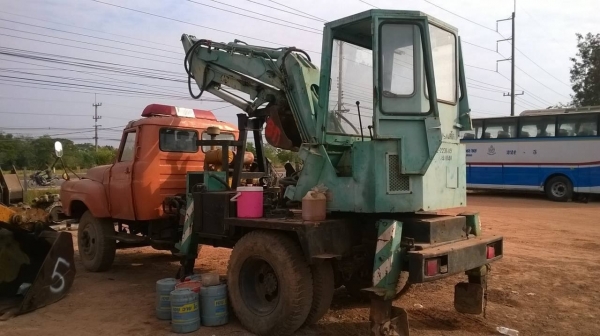 ขายรถแบคโฮเอนกประสงค์ ติดตั้งบน 6 ล้อหัวยาว ไม่ต้องใช้เทนเลอร์ลาก รถใช้งานได้ปกติครับ เอกสารสัญญาซื้อขาย