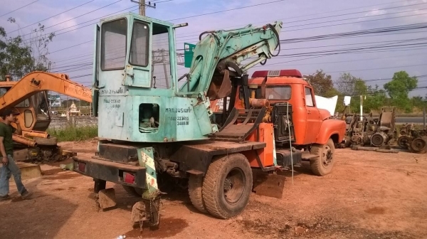 ขายรถแบคโฮเอนกประสงค์ ติดตั้งบน 6 ล้อหัวยาว ไม่ต้องใช้เทนเลอร์ลาก รถใช้งานได้ปกติครับ เอกสารสัญญาซื้อขาย