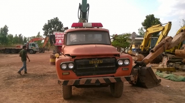 ขายรถแบคโฮเอนกประสงค์ ติดตั้งบน 6 ล้อหัวยาว ไม่ต้องใช้เทนเลอร์ลาก รถใช้งานได้ปกติครับ เอกสารสัญญาซื้อขาย