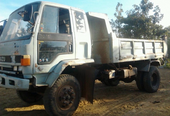 ISUZU TX 185 HP HO7C หกล้อดั๊มพ์ เอกสารเล่มทะเบียนครบครับรถพร้อมใช้งานได้เลย เครื่อง HO7C มีใบคุมให้ยังไม่ลงเล่ม หัวเก๋งร็อกกี้ยังไม่ลงเล่มครับ ภายในเก๋งคอนโซลสวยครบ พวงมาลัยเพาเวอร์ ระบบเบรคทริ๊ปฟี้ ช่วงล่างใหญ่คัชซีสวยมาก ยาง 9.00 ขอบ 20 ราคาต่อรองได้คร ISUZU TX 185 HP HO7C หกล้อดั๊มพ์ เอกสารเล่มทะเบียนครบครับรถพร้อมใช้งานได้เลย เครื่อง HO7C มีใบคุมให้ยังไม่ลงเล่ม หัวเก๋งร็อกกี้ยังไม่ลงเล่มครับ ภายในเก๋งคอนโซลสวยครบ พวงมาลัยเพาเวอร์ ระบบเบรคทริ๊ปฟี้ ช่วงล่างใหญ่คัชซีสวยมาก ยาง 9.00 ขอบ 20 ราคาต่อรองได้คร