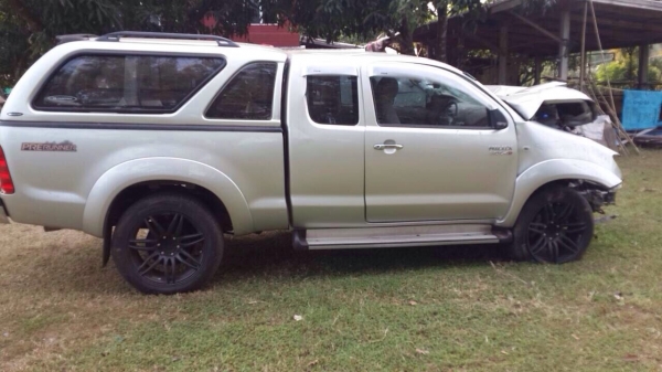 หลังคาวีโก้เเคปยี่ห้อ เเครี่บอยพร้อมเเอร์ สภาพต้องทำสีนิดหน่อยเเต่ส่วนอื่นๆสมบูรณ์เเละสวยมาก