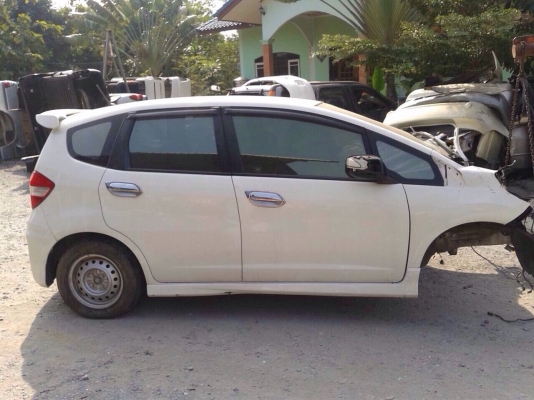 ฮอนด้าเเจ๊ช เเยกขายอะไหลทุกส่วนของรถหรือตัดท้ายมีอีกหลายรุ่น