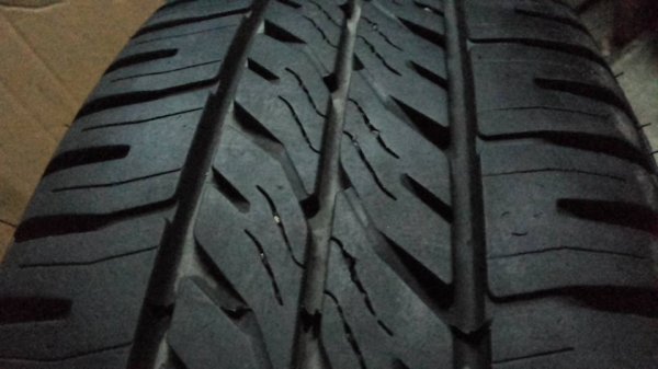 ล้อถอดป้ายแดง Honda Jazz GK ยาง goodyear 175 65 15 ปี2014