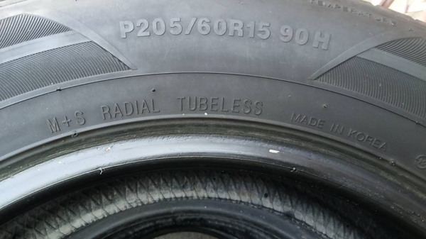 ยาง Marshal 205 60 15 ปี2011 ดอกหนาๆ ยาง Marshal 205 60 15 ปี2011 ดอกหนาๆ