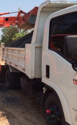 ISUZU NMR 130 HP 4HG1 EURO3 ปี 56 หกล้อดั๊มพ์ รถสวยจัดพร้อมใช้งานได้เลย กระบะดั๊มพ์เหล็ก 4 ตันความยาว 3.50 เมตร เครื่องแน่นแรงดีเดิมๆ ภายในเก๋งคอนโซลสวยครบ พวงมาลัยเพาเวอร์ ช่วงล่างแน่น ยางสภาพดี 6 เส้นประมาณ 70\% พร้อมใช้งาน ราคาต่อรองเงินดาวน์ได้ครับ ISUZU NMR 130 HP 4HG1 EURO3 ปี 56 หกล้อดั๊มพ์ รถสวยจัดพร้อมใช้งานได้เลย กระบะดั๊มพ์เหล็ก 4 ตันความยาว 3.50 เมตร เครื่องแน่นแรงดีเดิมๆ ภายในเก๋งคอนโซลสวยครบ พวงมาลัยเพาเวอร์ ช่วงล่างแน่น ยางสภาพดี 6 เส้นประมาณ 70\% พร้อมใช้งาน ราคาต่อรองเงินดาวน์ได้ครับ