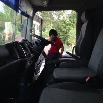 (ยังไม่ขายที)ขายดาวน์...251 แรงดั้ม HINO FM8JNLD รถ ธ.ค.2555 ใช้งานแค่ 13200 กม.รถไม่เคยบรรทุกดิน บรรทุกถังน้ำยางสด..วิ่งใกล้วันละหน