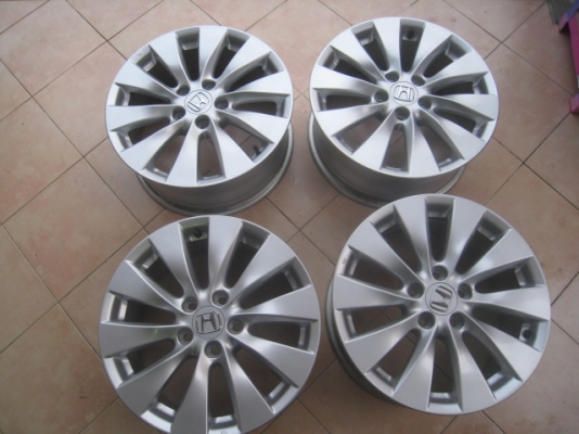 ขายล้อแม็กป้ายแดงถอดศูนย์ Honda accord G9 17" สนใจติดต่อเล็กคลองสามครับ 081-3747940