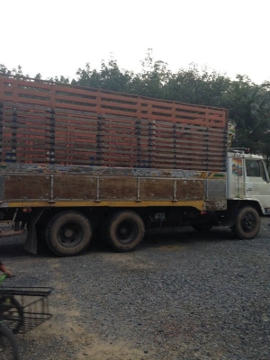 รถฮีโน่ 10 ล้อ หลังถนน  FL177  168 แรงม้า.  สนใจติดต่อ  081 - 6079515