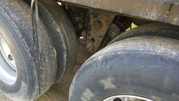 รถอีซูซุ  10  ล้อดั้ม  360  แรงม้า.  ปี 56    สนใจติดต่อ  081 - 6079515