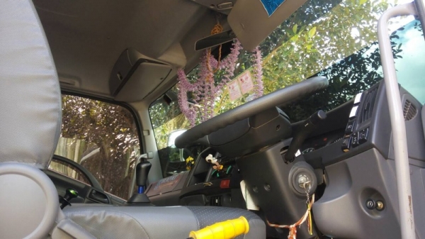 รถอีซูซุ  10  ล้อดั้ม  360  แรงม้า.  ปี 56    สนใจติดต่อ  081 - 6079515