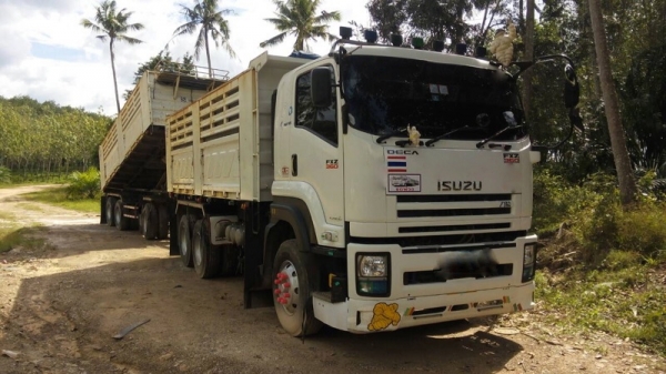 รถอีซูซุ  10  ล้อดั้ม  360  แรงม้า.  ปี 56    สนใจติดต่อ  081 - 6079515