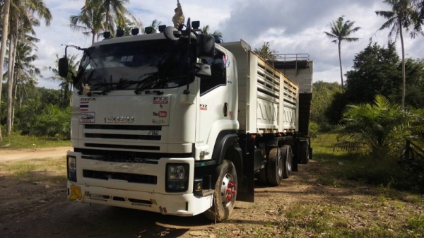 รถอีซูซุ  10  ล้อดั้ม  360  แรงม้า.  ปี 56    สนใจติดต่อ  081 - 6079515