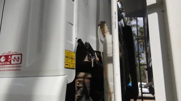 รถอีซูซุ  10  ล้อดั้ม  360  แรงม้า.  ปี 56    สนใจติดต่อ  081 - 6079515